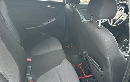 Hyundai Solaris II рестайлинг, 2011 год, 680 000 рублей, 16 фотография