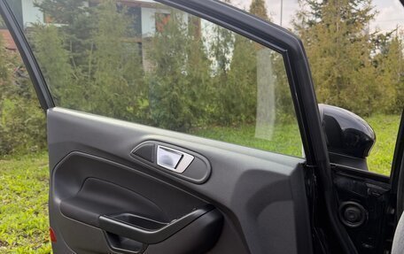 Ford Fiesta, 2015 год, 800 000 рублей, 16 фотография