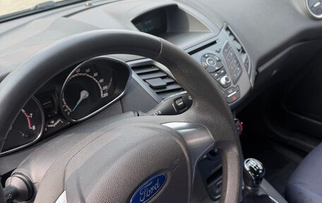 Ford Fiesta, 2015 год, 800 000 рублей, 11 фотография