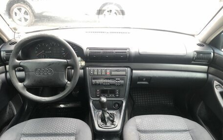 Audi A4, 1997 год, 300 000 рублей, 10 фотография