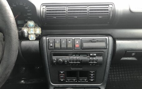 Audi A4, 1997 год, 300 000 рублей, 13 фотография