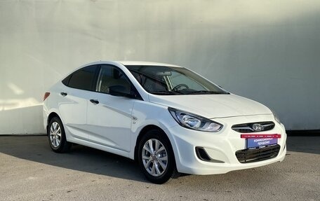 Hyundai Solaris II рестайлинг, 2014 год, 1 000 000 рублей, 3 фотография