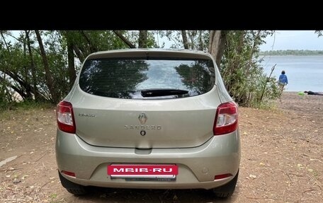 Renault Sandero II рестайлинг, 2015 год, 600 000 рублей, 2 фотография