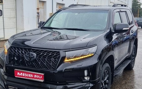 Toyota Land Cruiser Prado 150 рестайлинг 2, 2018 год, 4 090 000 рублей, 1 фотография