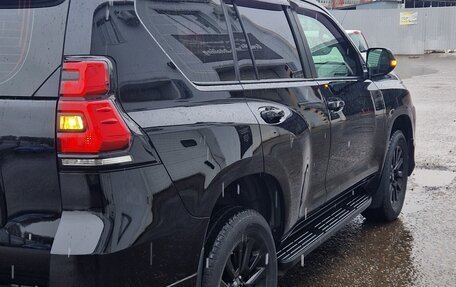 Toyota Land Cruiser Prado 150 рестайлинг 2, 2018 год, 4 090 000 рублей, 4 фотография