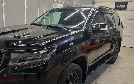 Toyota Land Cruiser Prado 150 рестайлинг 2, 2018 год, 4 090 000 рублей, 9 фотография