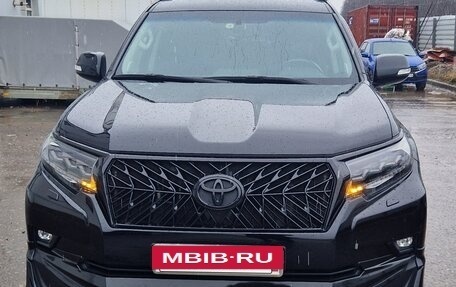 Toyota Land Cruiser Prado 150 рестайлинг 2, 2018 год, 4 090 000 рублей, 2 фотография
