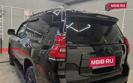 Toyota Land Cruiser Prado 150 рестайлинг 2, 2018 год, 4 090 000 рублей, 10 фотография