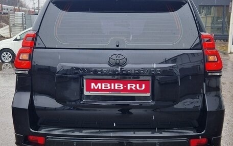 Toyota Land Cruiser Prado 150 рестайлинг 2, 2018 год, 4 090 000 рублей, 5 фотография