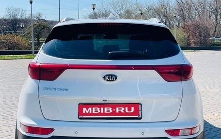 KIA Sportage IV рестайлинг, 2017 год, 1 799 999 рублей, 8 фотография