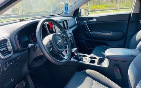 KIA Sportage IV рестайлинг, 2017 год, 1 799 999 рублей, 12 фотография