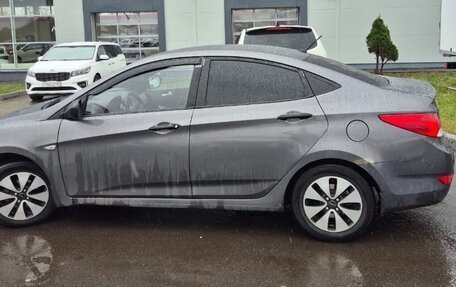 Hyundai Solaris II рестайлинг, 2011 год, 460 000 рублей, 4 фотография