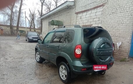 Chevrolet Niva I рестайлинг, 2010 год, 550 000 рублей, 3 фотография
