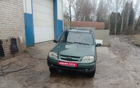 Chevrolet Niva I рестайлинг, 2010 год, 550 000 рублей, 2 фотография