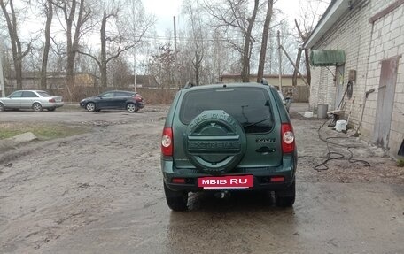 Chevrolet Niva I рестайлинг, 2010 год, 550 000 рублей, 4 фотография