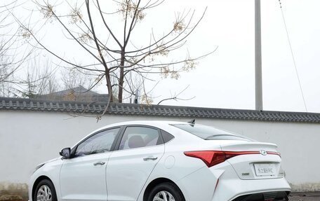 Hyundai Verna, 2021 год, 1 200 000 рублей, 5 фотография