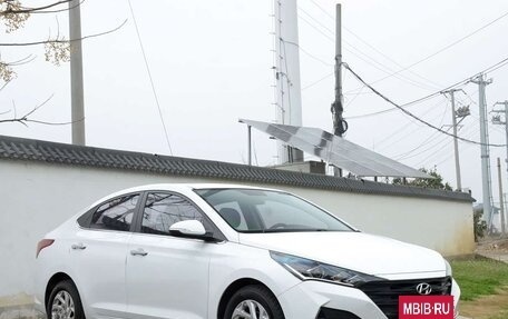 Hyundai Verna, 2021 год, 1 200 000 рублей, 3 фотография