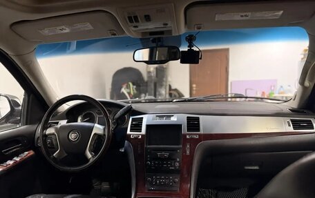 Cadillac Escalade III, 2010 год, 1 900 000 рублей, 5 фотография