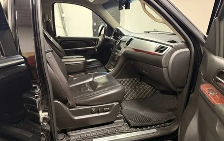 Cadillac Escalade III, 2010 год, 1 900 000 рублей, 7 фотография