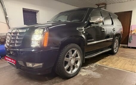 Cadillac Escalade III, 2010 год, 1 900 000 рублей, 4 фотография