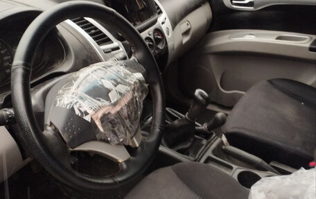 Mitsubishi Pajero Sport II рестайлинг, 2014 год, 800 000 рублей, 3 фотография