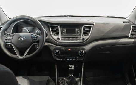 Hyundai Tucson III, 2018 год, 2 450 000 рублей, 6 фотография