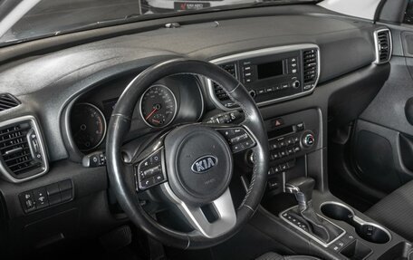 KIA Sportage IV рестайлинг, 2019 год, 2 600 000 рублей, 5 фотография