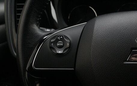 Mitsubishi Outlander III рестайлинг 3, 2018 год, 1 990 000 рублей, 11 фотография