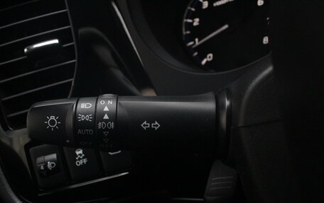 Mitsubishi Outlander III рестайлинг 3, 2018 год, 1 990 000 рублей, 13 фотография