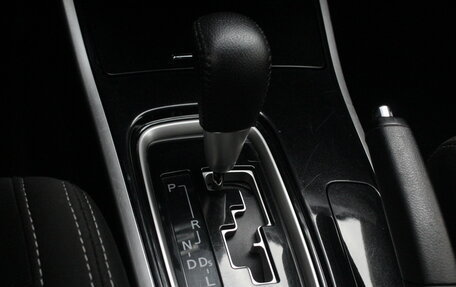 Mitsubishi Outlander III рестайлинг 3, 2018 год, 1 990 000 рублей, 19 фотография