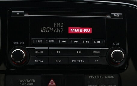 Mitsubishi Outlander III рестайлинг 3, 2018 год, 1 990 000 рублей, 16 фотография