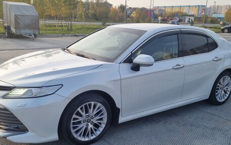 Toyota Camry, 2018 год, 2 740 000 рублей, 1 фотография