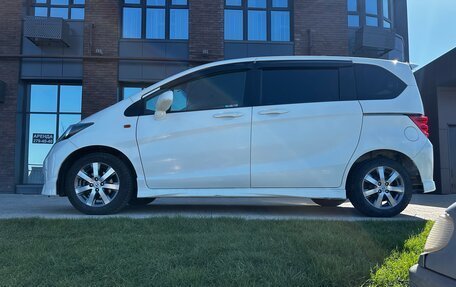 Honda Freed I, 2011 год, 950 000 рублей, 2 фотография