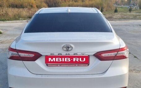 Toyota Camry, 2018 год, 2 740 000 рублей, 7 фотография