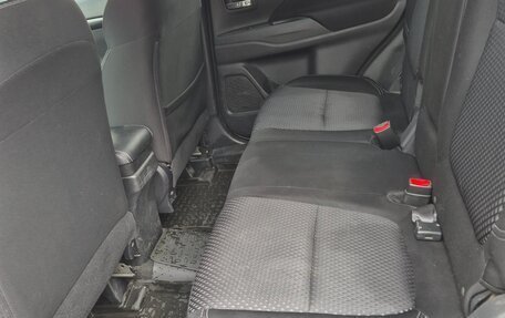 Mitsubishi Outlander III рестайлинг 3, 2018 год, 1 950 000 рублей, 19 фотография