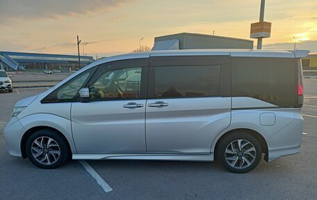 Honda Stepwgn IV, 2016 год, 1 900 000 рублей, 2 фотография