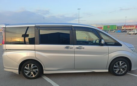 Honda Stepwgn IV, 2016 год, 1 900 000 рублей, 3 фотография