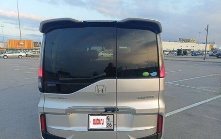 Honda Stepwgn IV, 2016 год, 1 900 000 рублей, 4 фотография