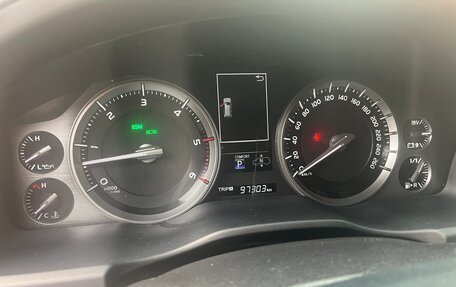 Toyota Land Cruiser 200, 2016 год, 6 100 000 рублей, 20 фотография