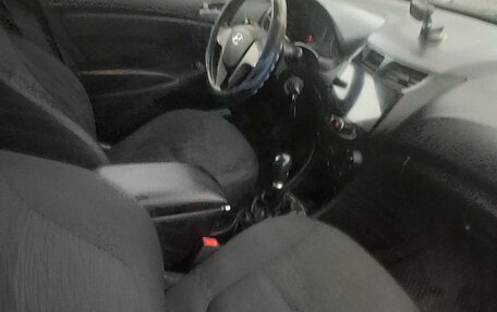 Hyundai Solaris II рестайлинг, 2014 год, 380 000 рублей, 9 фотография