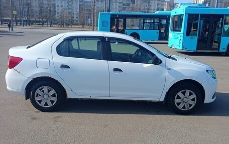 Renault Logan II, 2017 год, 450 000 рублей, 5 фотография