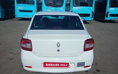 Renault Logan II, 2017 год, 450 000 рублей, 4 фотография