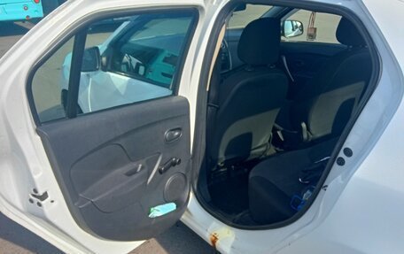 Renault Logan II, 2017 год, 450 000 рублей, 8 фотография