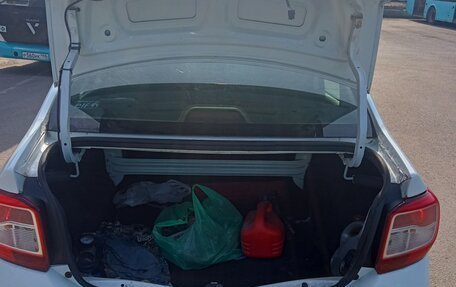 Renault Logan II, 2017 год, 450 000 рублей, 12 фотография