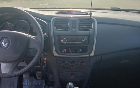 Renault Logan II, 2017 год, 450 000 рублей, 13 фотография