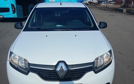 Renault Logan II, 2017 год, 450 000 рублей, 10 фотография