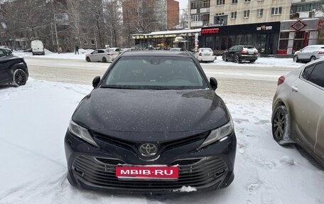 Toyota Camry, 2020 год, 2 600 000 рублей, 1 фотография
