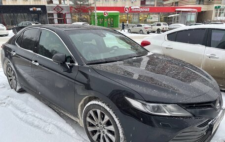 Toyota Camry, 2020 год, 2 600 000 рублей, 2 фотография