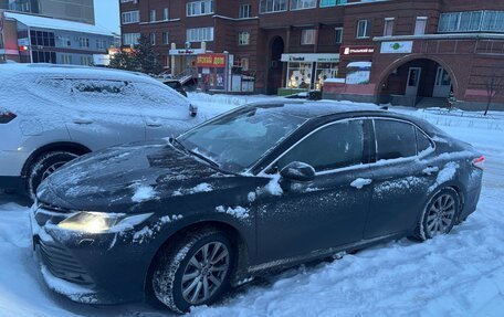 Toyota Camry, 2020 год, 2 600 000 рублей, 4 фотография