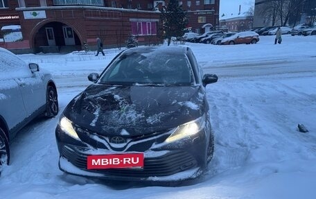 Toyota Camry, 2020 год, 2 600 000 рублей, 3 фотография